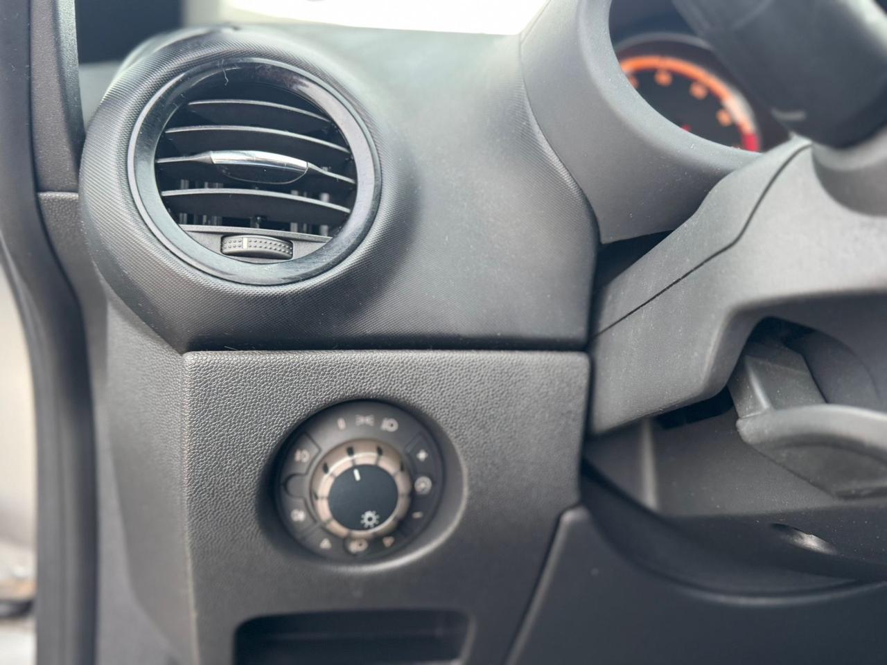 Opel Corsa 1.2 3 porte Sport Neopatentati