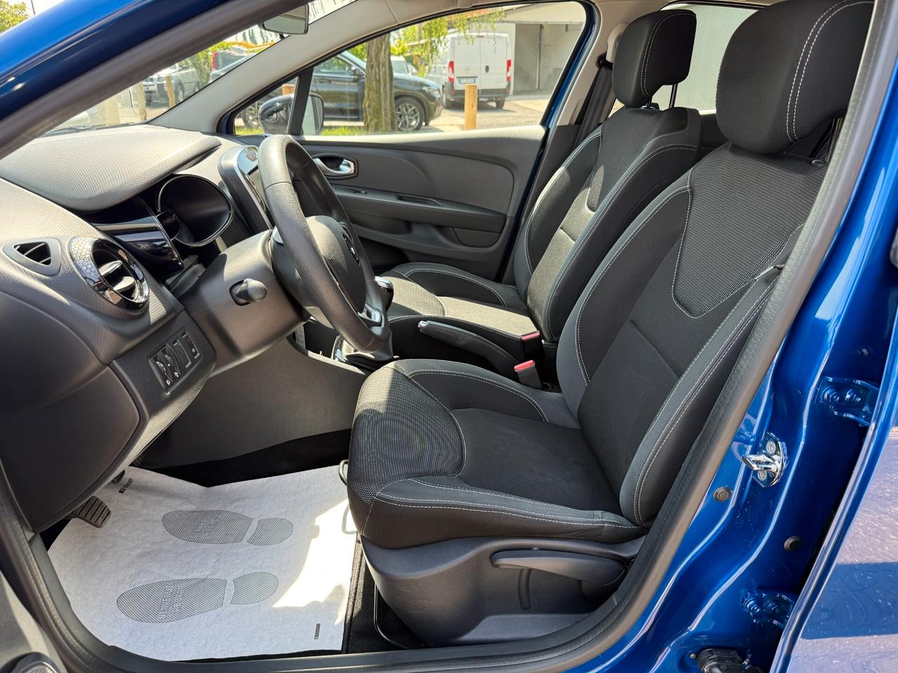 Renault Clio dCi 8V 75 CV 5 porte Moschino Intens