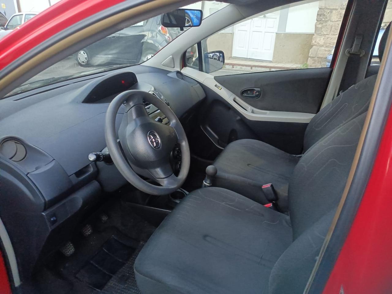 Toyota Yaris 1.0 5 porte