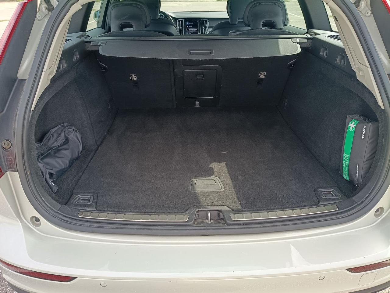 Volvo V60 momentum business pro 2.0 b4 mhev #12002