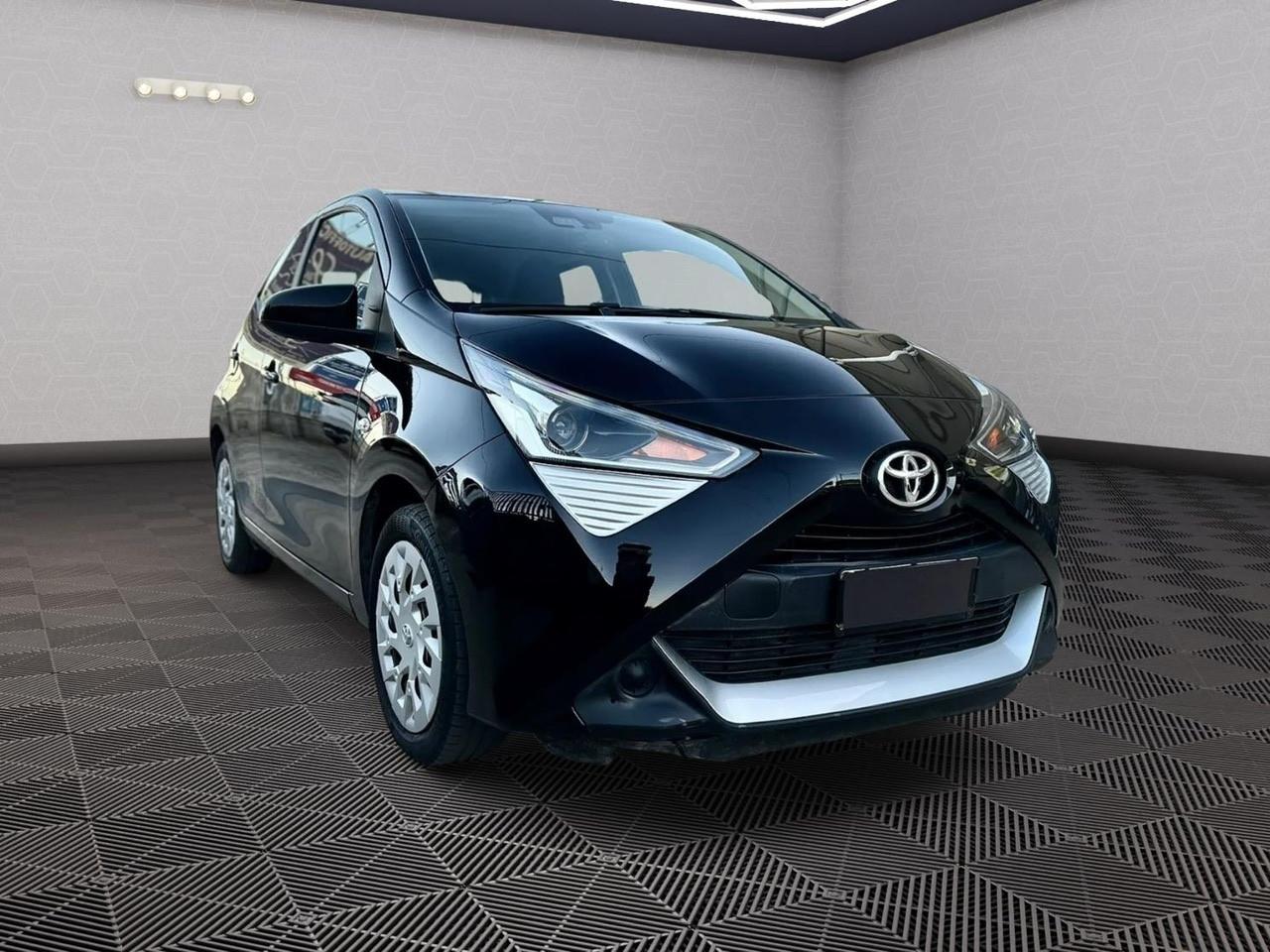 Toyota Aygo Connect 1.0 VVT-i 72 CV 5 porte x-play MMT