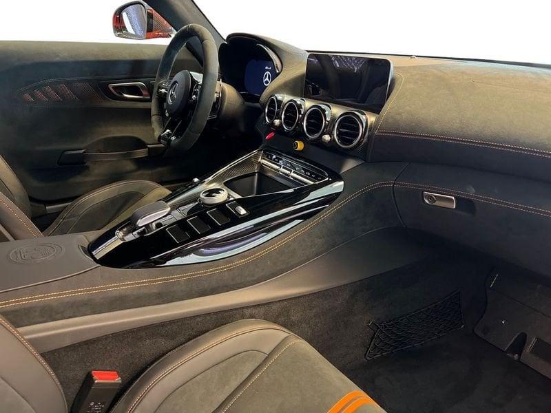 Mercedes-Benz GT AMG - C190 AMG 4.0 Black Series 730cv auto