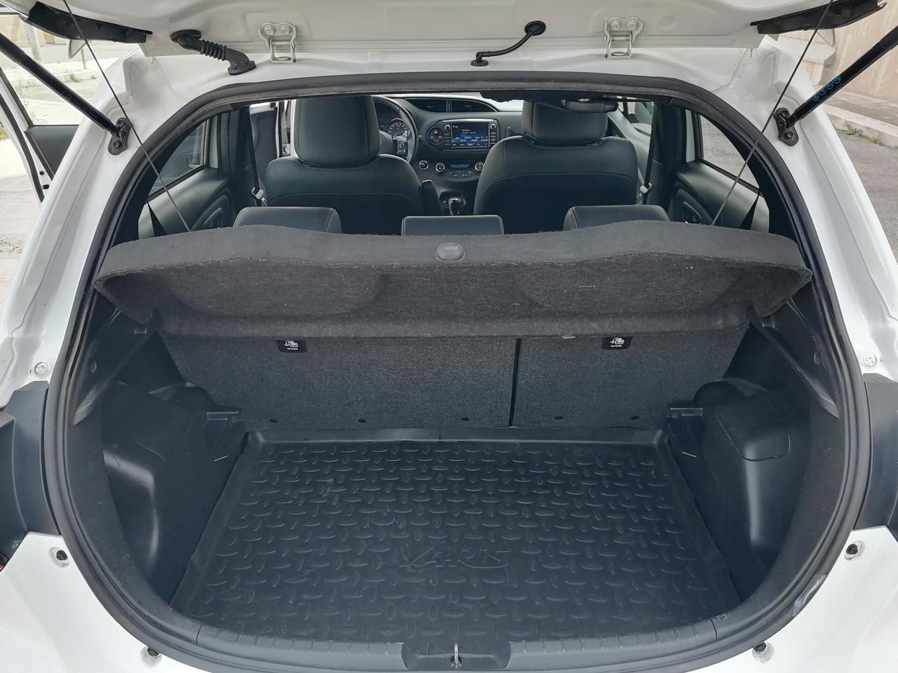 Toyota Yaris 1.4 D-4D 5 porte Lounge FULL 12/2017