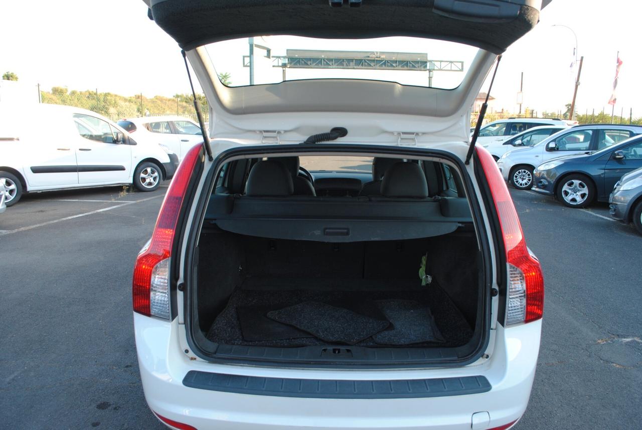 Volvo V50 D4 R-design 1.6d 114 cv