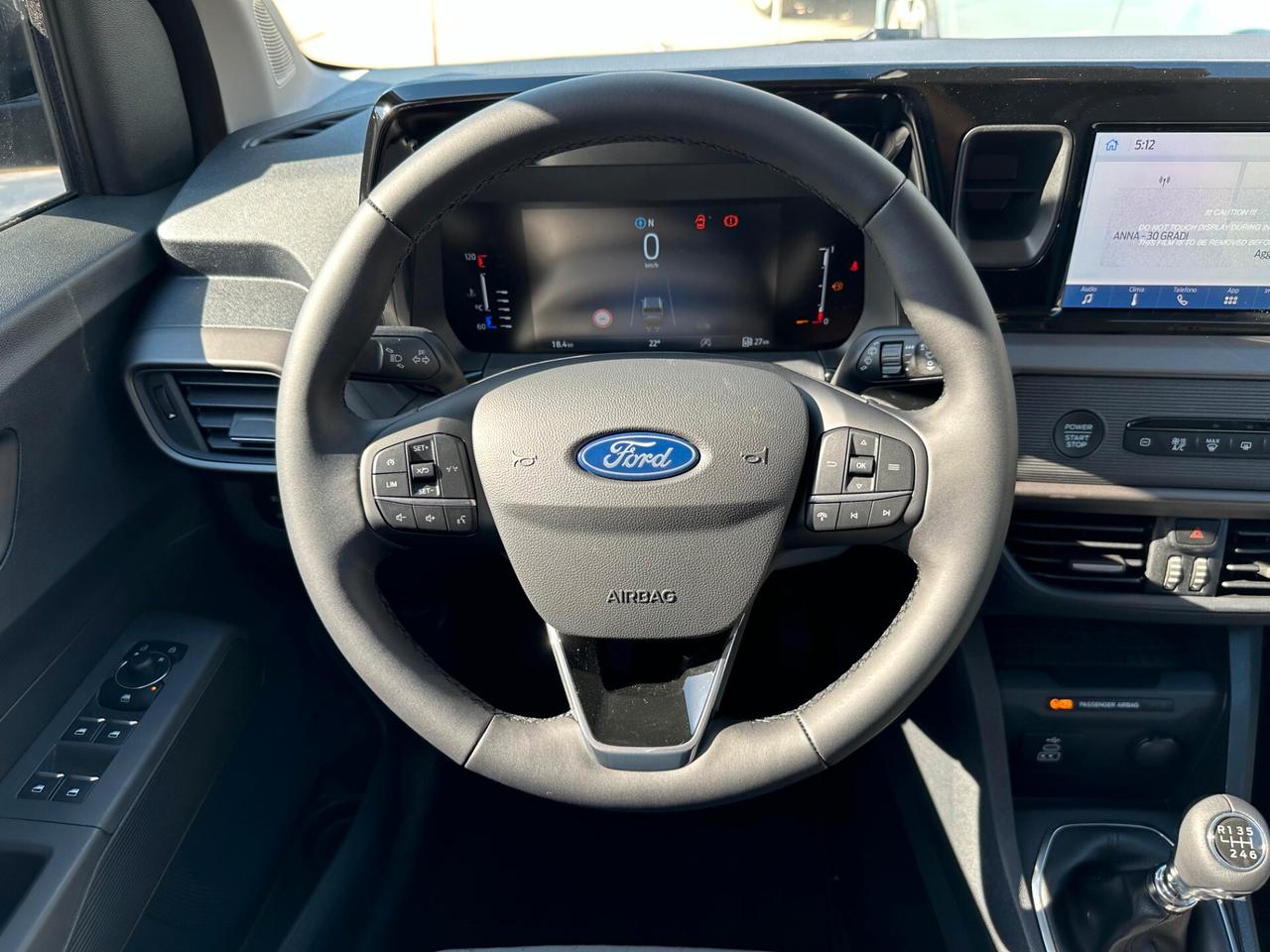 Ford Tourneo Courier 1.0 EcoBoost Titanium