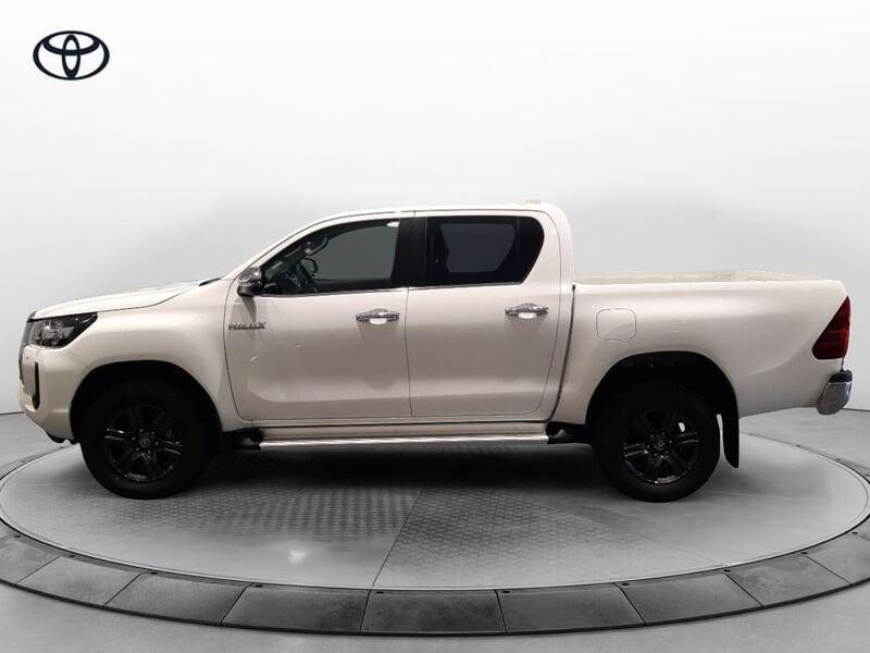 Toyota Hilux 2.4 D-4D A/T 4WD 4 porte Double Cab Lounge