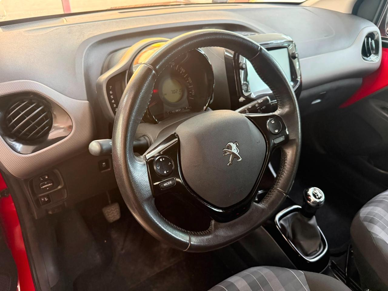 Peugeot 108 VTi 68 5 porte Allure TOP!
