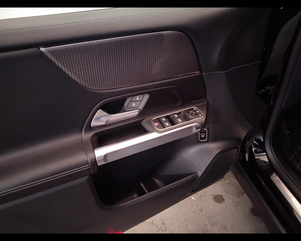 Mercedes-Benz GLB - X247 2019 - GLB 200 d Sport Plus auto