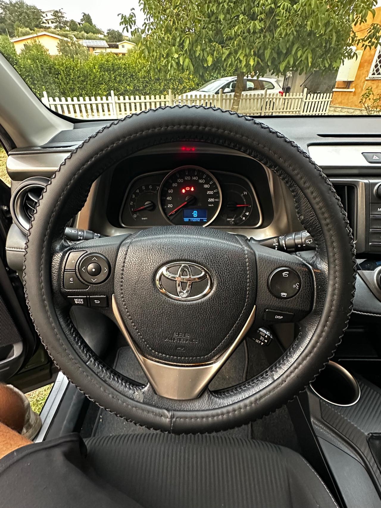 Toyota RAV 4 RAV4 2.0 D-4D 2WD Style White Ed.