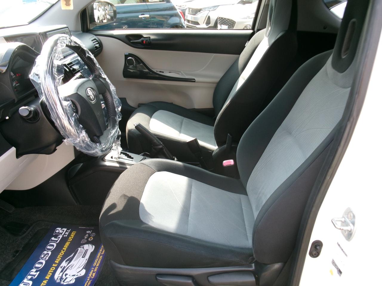 Toyota iQ 1.0 LOUNGE CVT AUTOMATICA NAVIGATORE *PERFETTA*