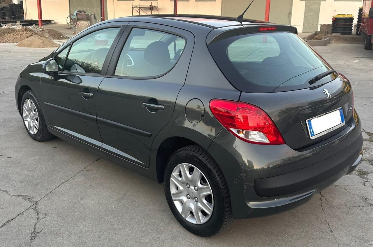 Peugeot 207 1.4 HDi 70CV 5p. Active 2011