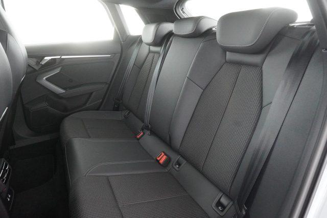 AUDI A3 A3 allstreet TFSI 110 kW S tronic Identity Contras