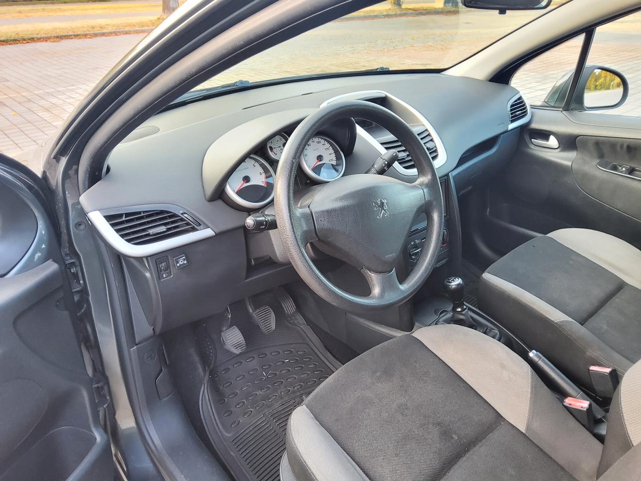 Peugeot 207 1.4 VTI GPL 95CV