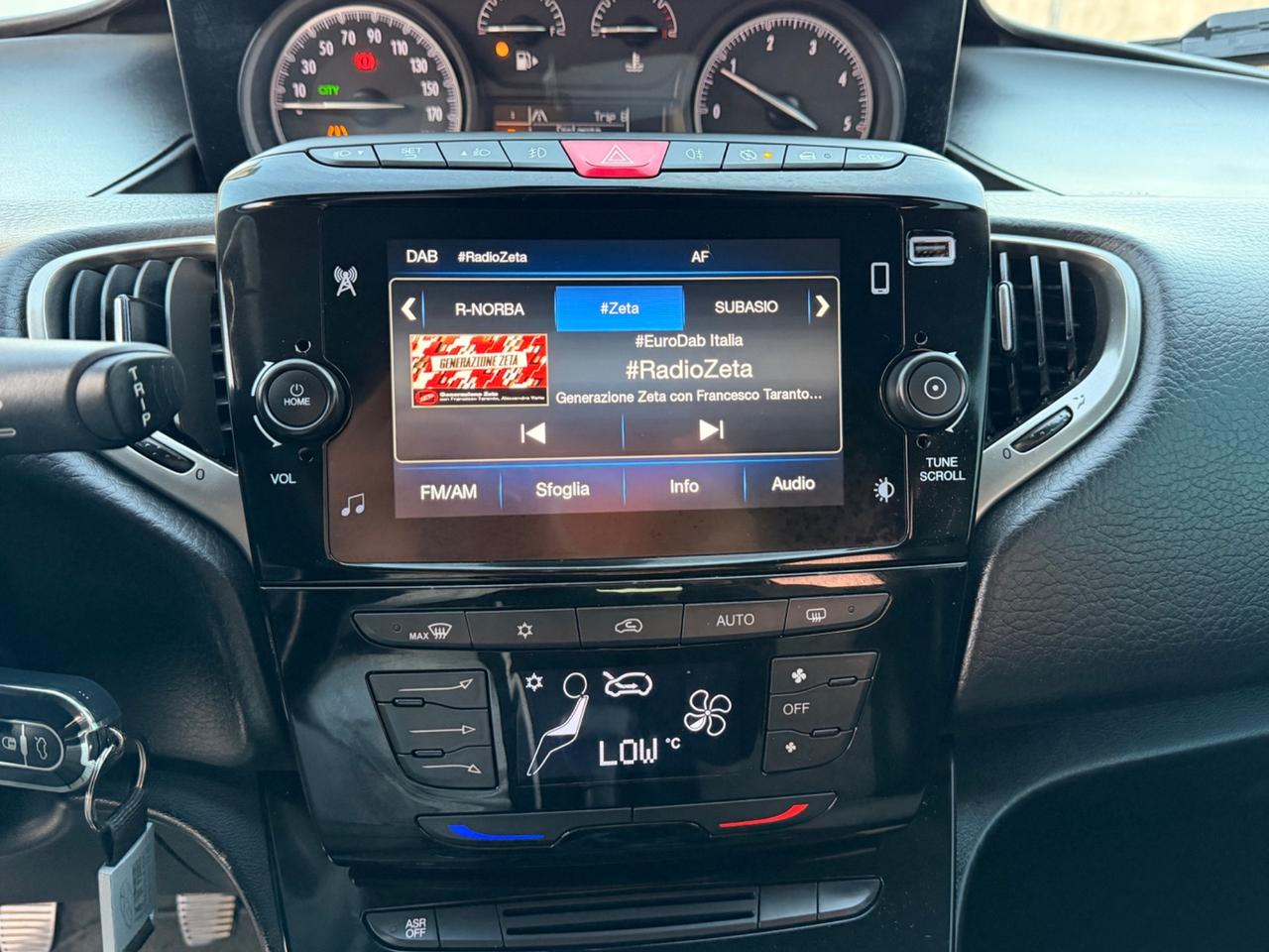 Lancia Ypsilon 1.3 MJT 95Cv PLATINUM IPER FULL