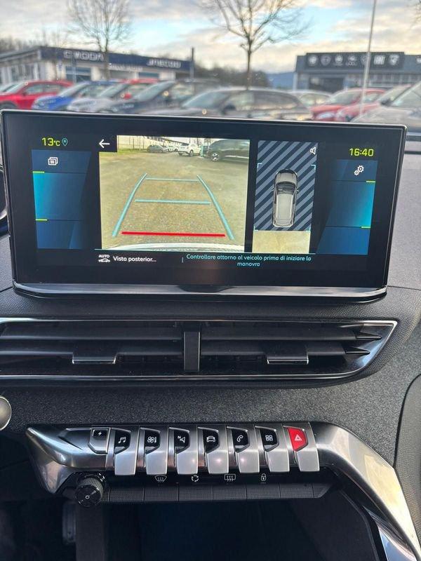 Peugeot 3008 Hybrid4 300 e-EAT8 Allure Pack vettura a noleggio per info benedetta