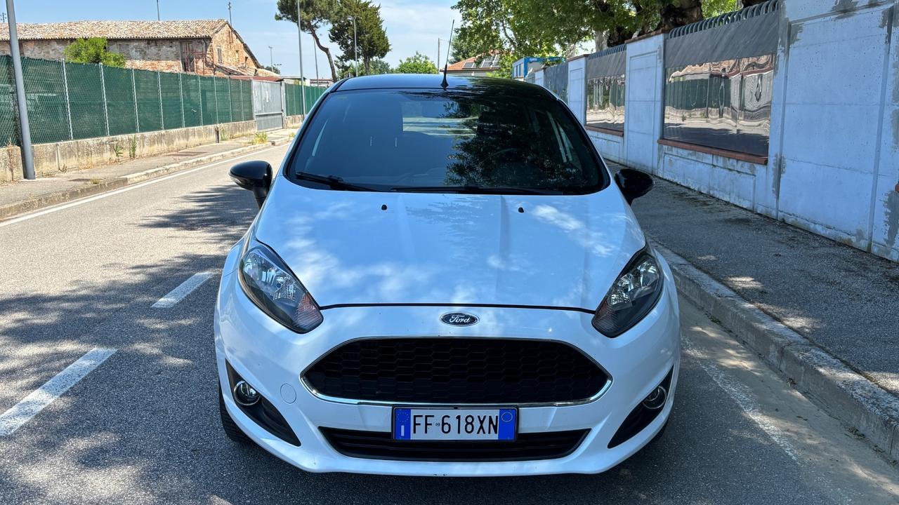 Ford Fiesta 1.5 TDCi 75CV 5 porte Black & White Edition