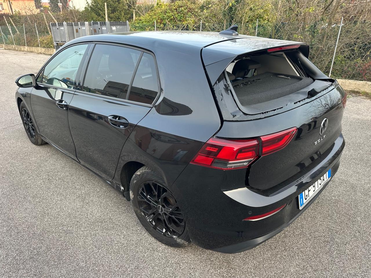 Volkswagen Golf 1.0 incidentata 2021