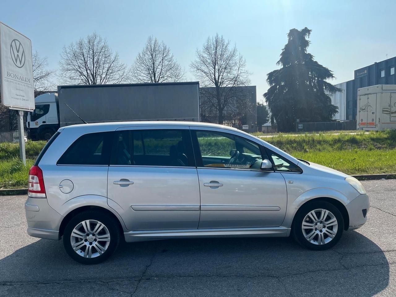 Opel Zafira 1.6 16V ecoM 94CV Cosmo
