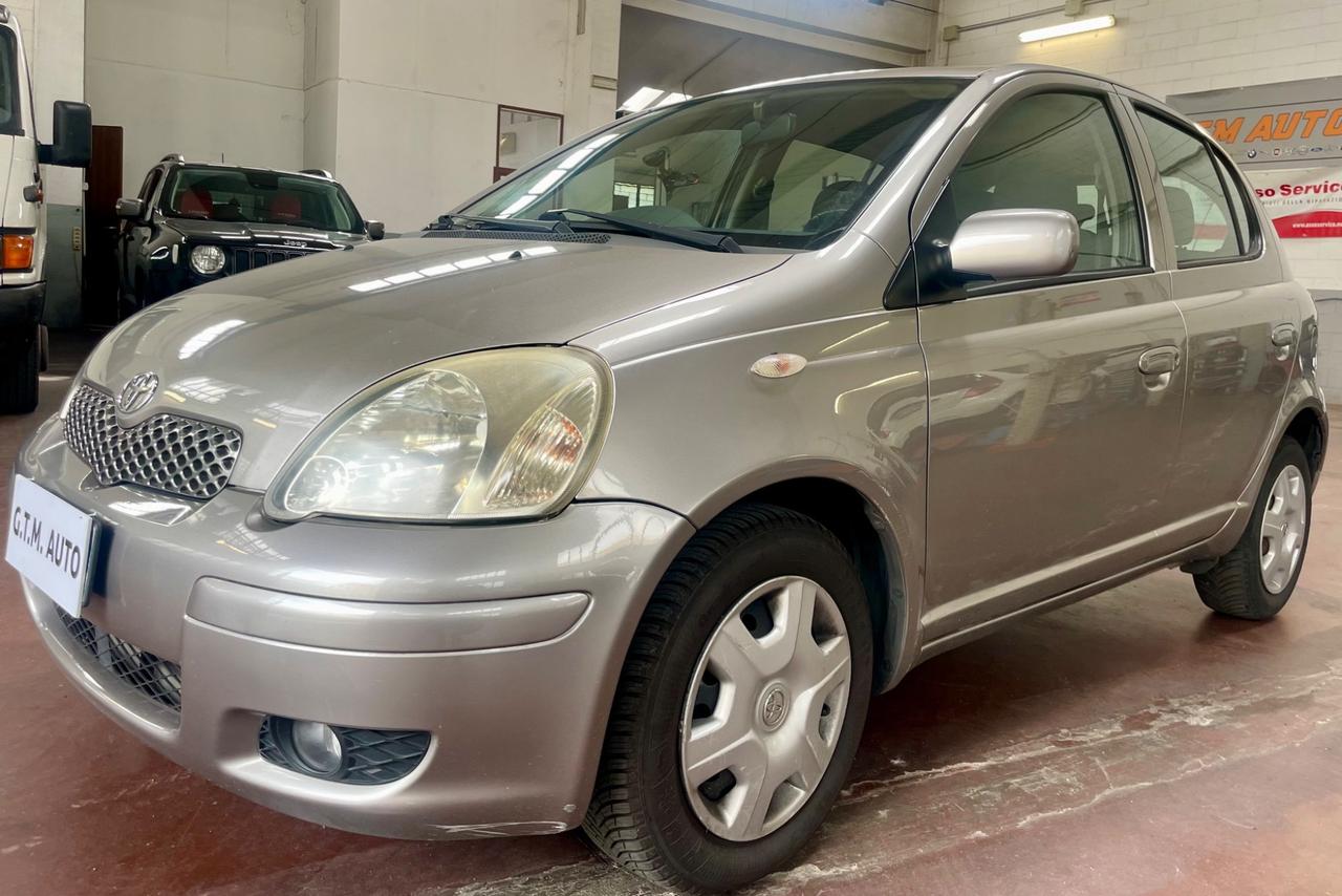 Toyota Yaris 1.0i unicoproprietario ideale per neopatentati