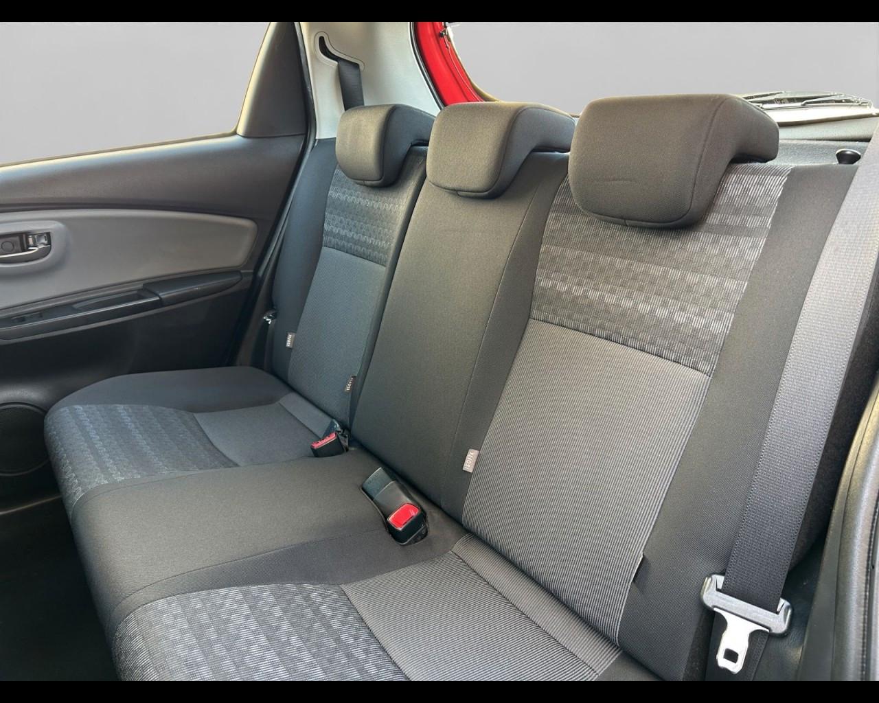 TOYOTA Yaris III 2015 - Yaris 5p 1.0 Lounge