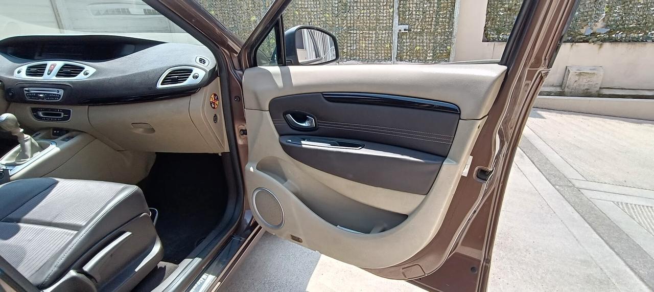 Renault Scenic Scénic 1.4 TCe Luxe 7 POSTI BENZINA 158 MILA KM!!!