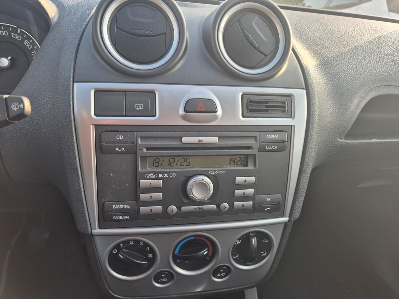 Ford Fiesta 1.2 SOLO 77.800KM