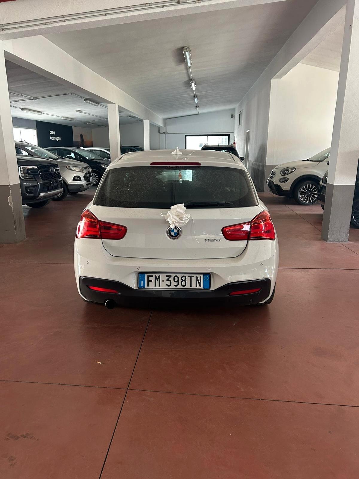 Bmw 118 116d 5p. Urban