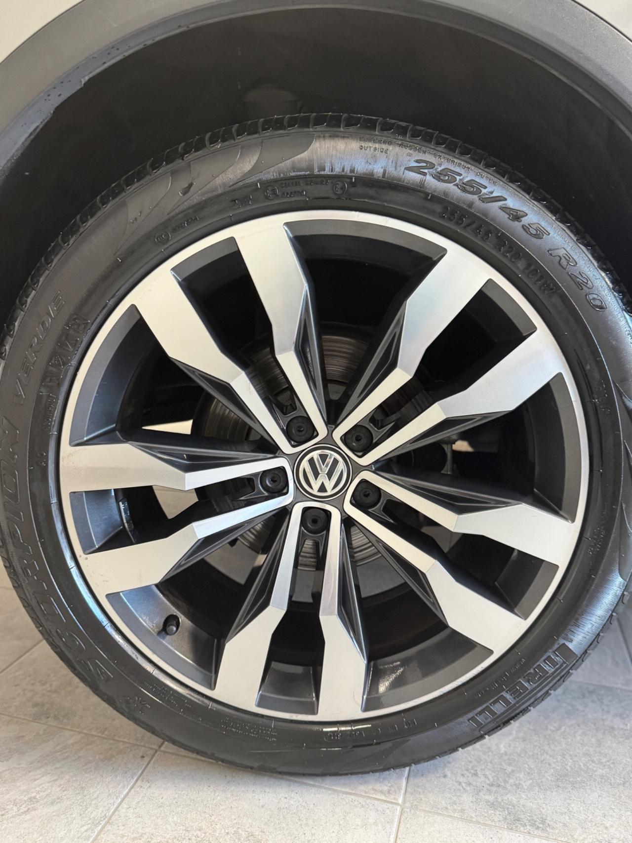 Volkswagen Tiguan R line 2.0 TDI SCR DSG BlueMotion Technology Tetto panoramico