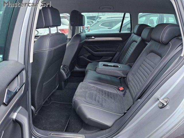 VOLKSWAGEN Passat Variant Variant 2.0 tdi Executive 150cv dsg - GD193EA