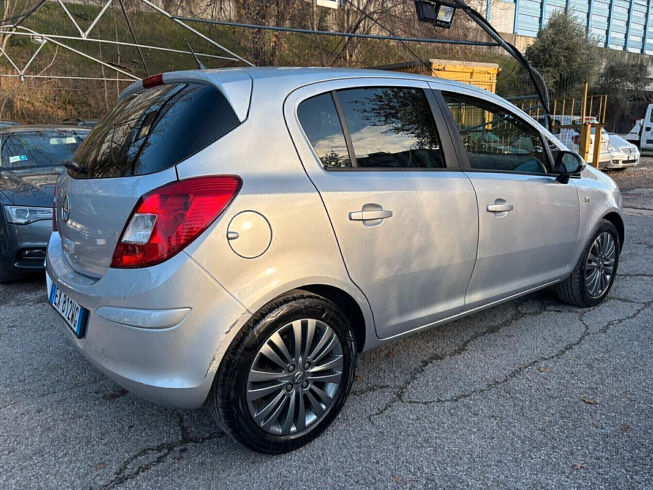 Opel Corsa 1.2 85CV 5 porte GPL- ok Neopatentati