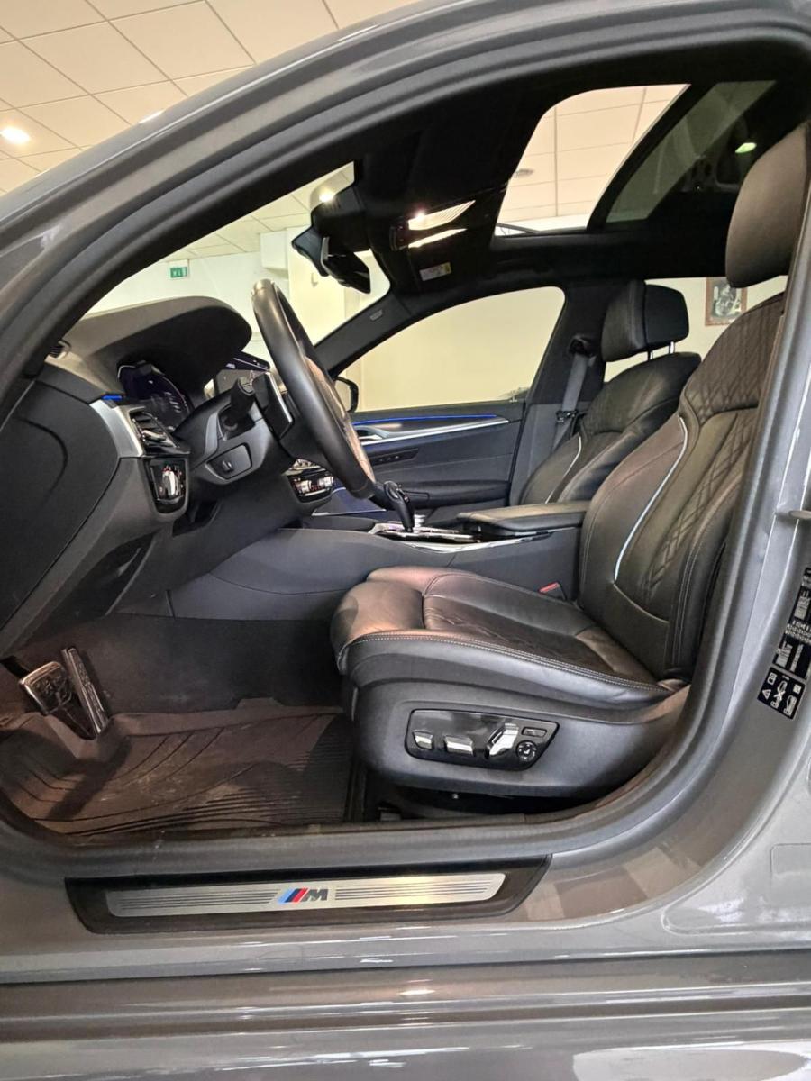 BMW - Serie 5 Touring - 530d xDrive Msport