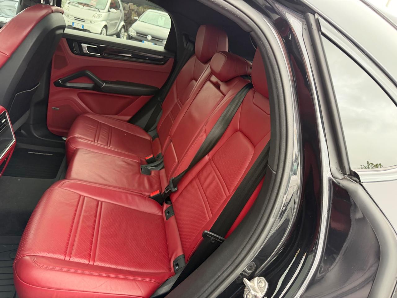 Porsche Cayenne Coupé 3.0 V6 E-Hybrid Platinum Edition