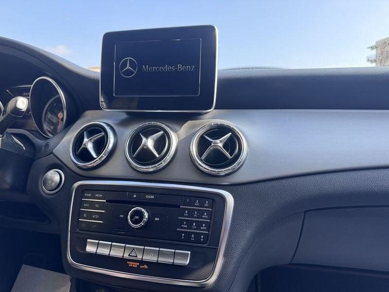 Mercedes-Benz CLA CLA Shooting Brake 200 d Premium 4matic auto FL