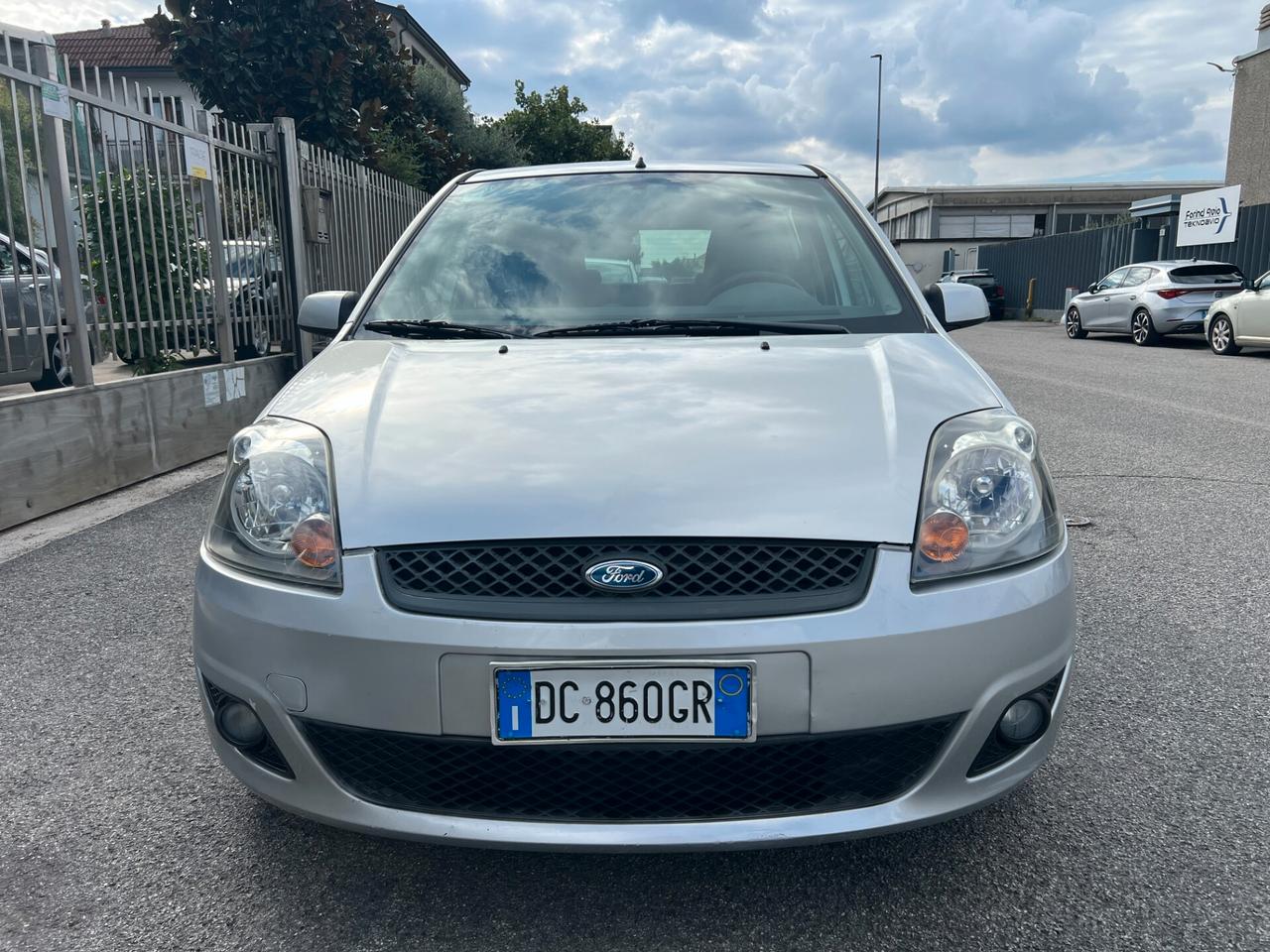 Ford Fiesta 1.2 16V 5p. euro 4 ok neopatentati