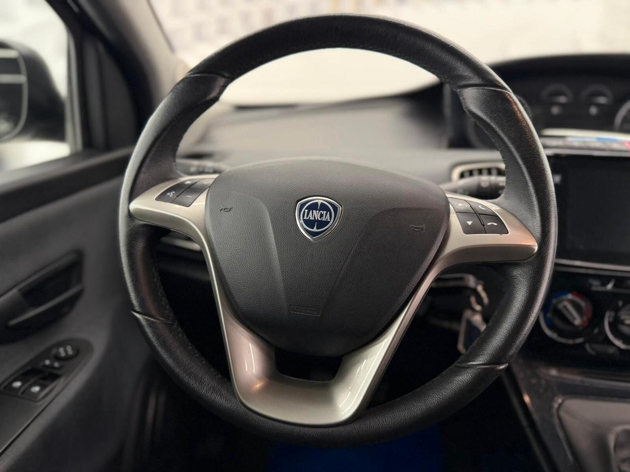 Lancia Ypsilon 1.0-KM CERTIFICATI-PERMUTE-12 MESI GARANZIA