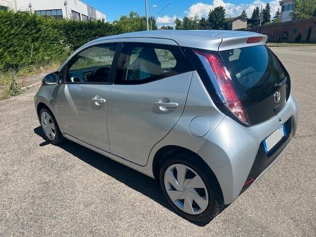 Toyota Aygo 1.0 VVT-i 69 CV 5 porte x-play