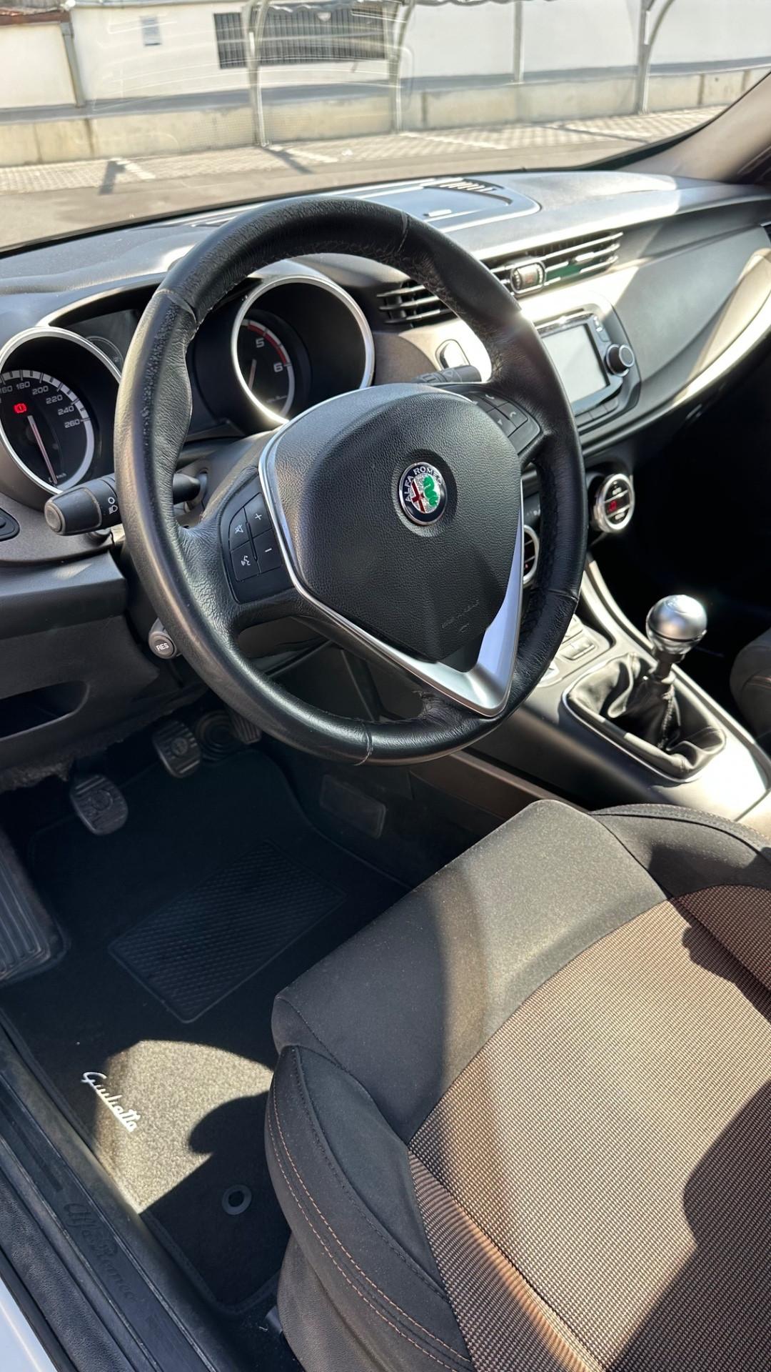 ALFA ROMEO GIULIETTA 1.6 JTDM 105CV SPORTIVA QUADRIFOGLIO