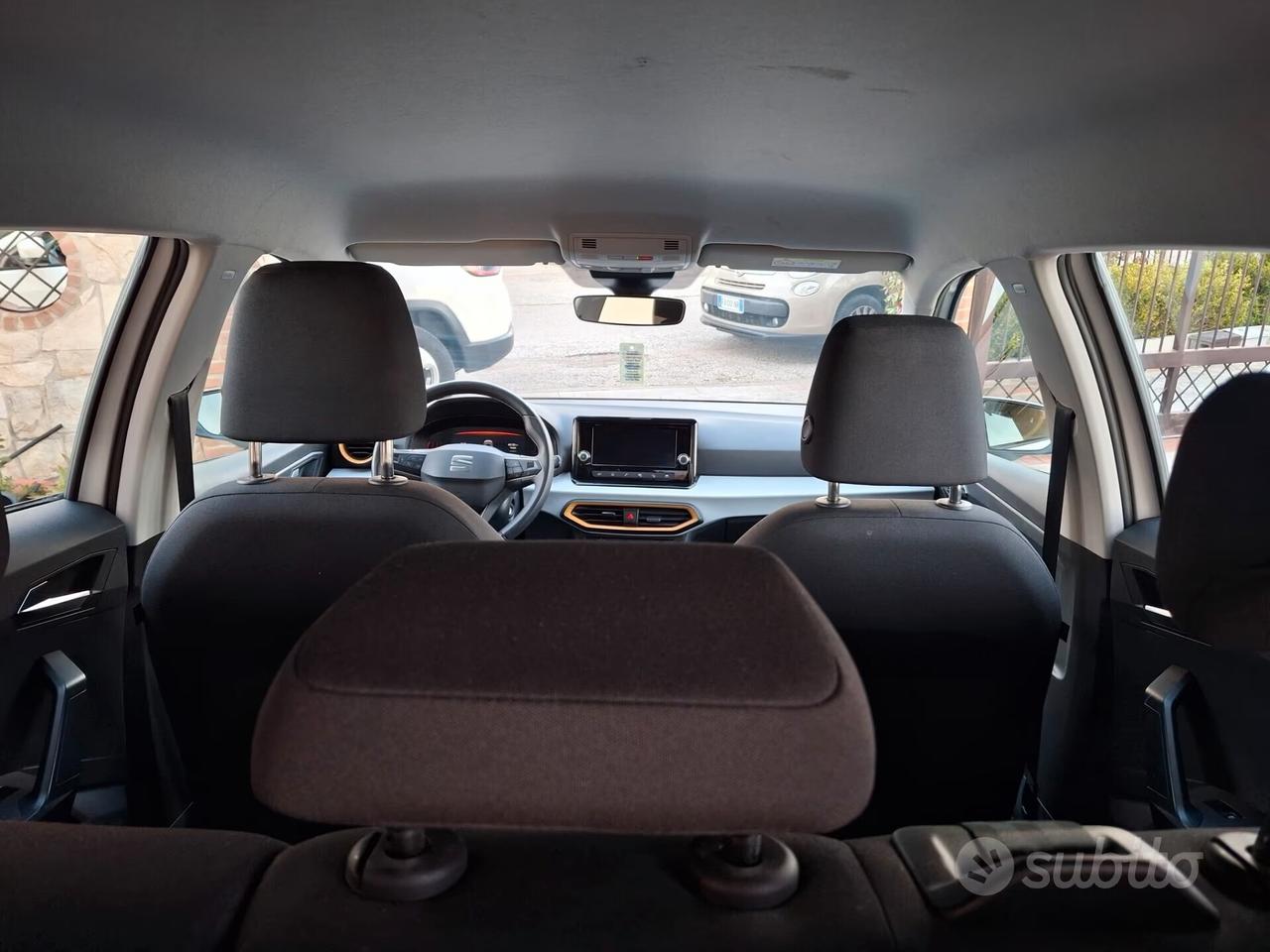 Seat Arona 1.0 TGI Style AUTOMATICA NAVI APPLE CAR PLAY CERCHI CAMERA PDC COMANDI VOLANTE LED