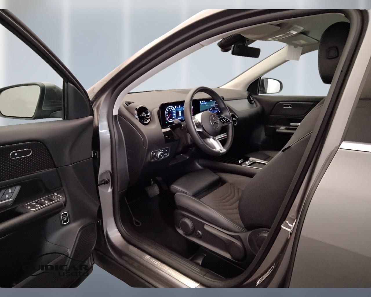 Mercedes-Benz GLA-H247 2023 - GLA 180 d Advanced auto