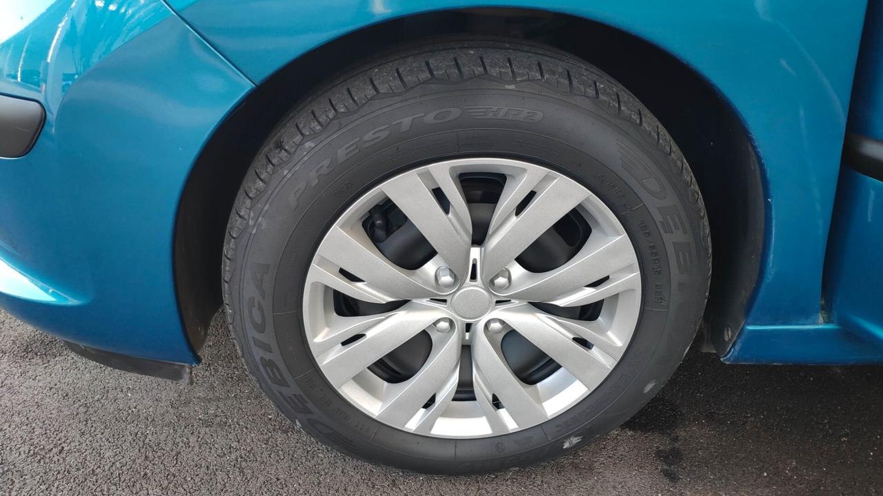 Peugeot 207 1.4 HDi 70CV 5p