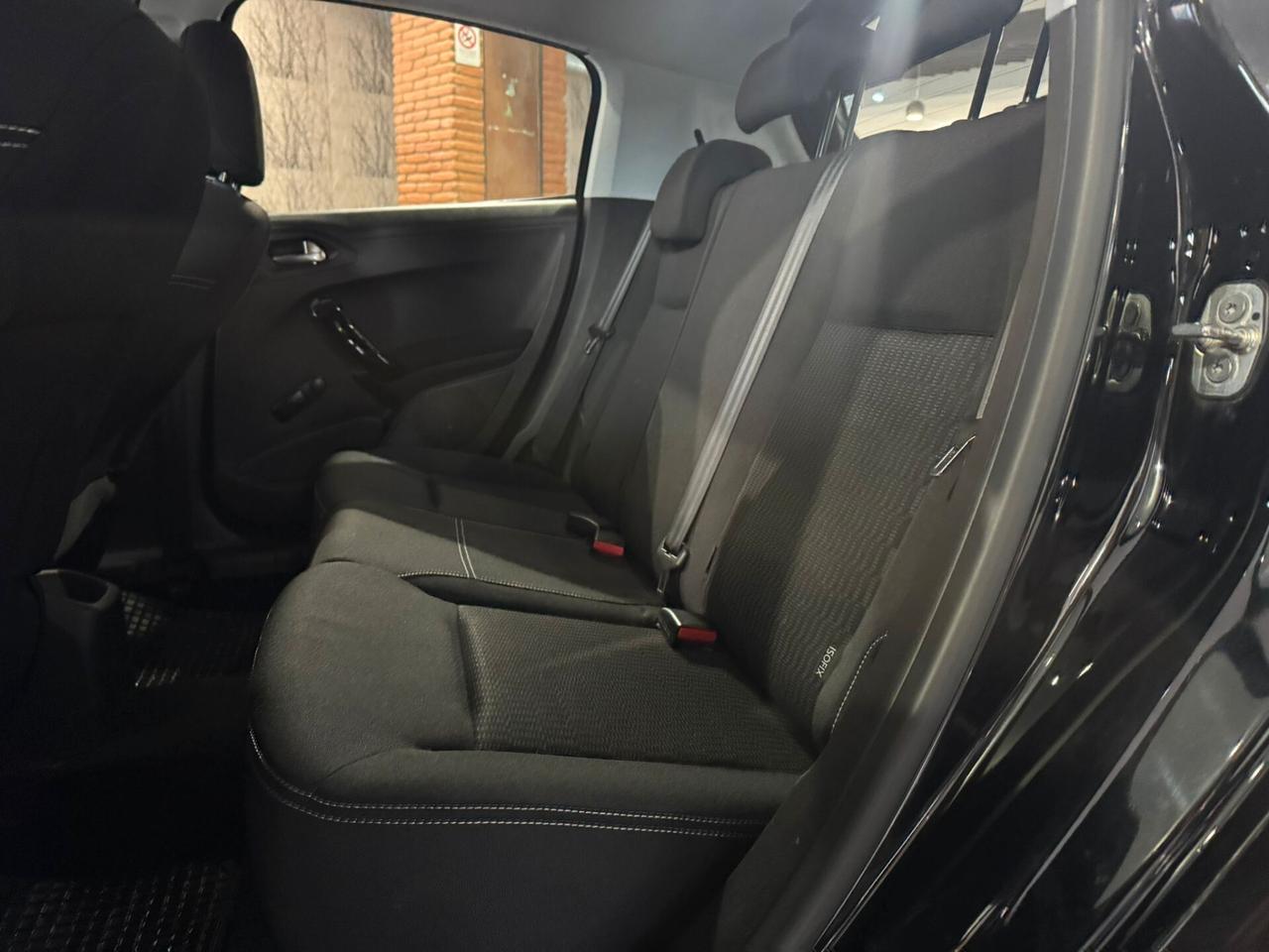 Peugeot 208 PureTech 82 5 porte Allure