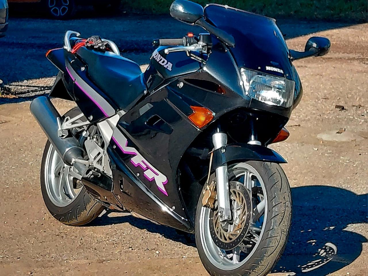 Honda VFR 750 F (iscritta asi) +3 bauletti Givi
