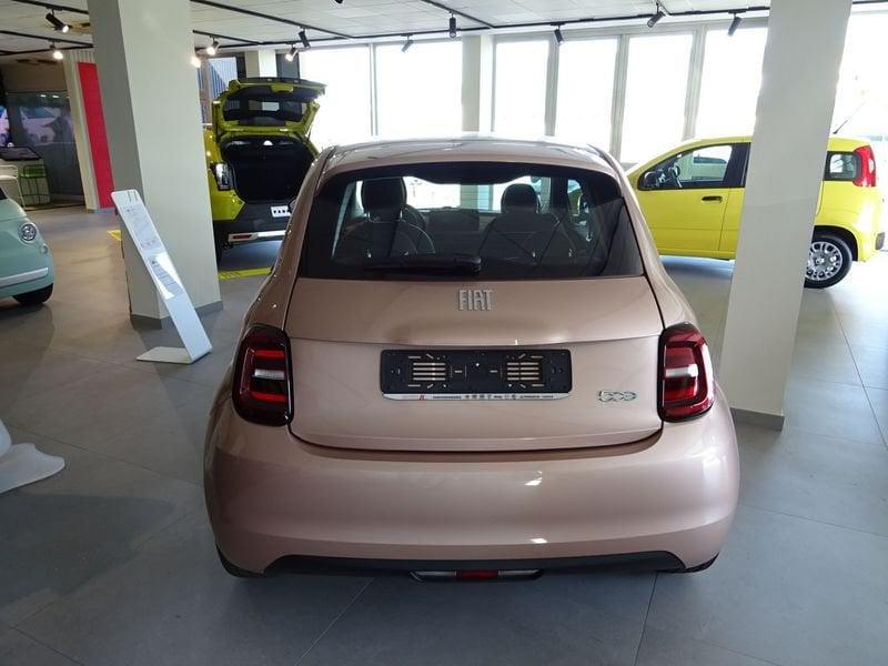 FIAT 500 500e Berlina 23,8 kWh