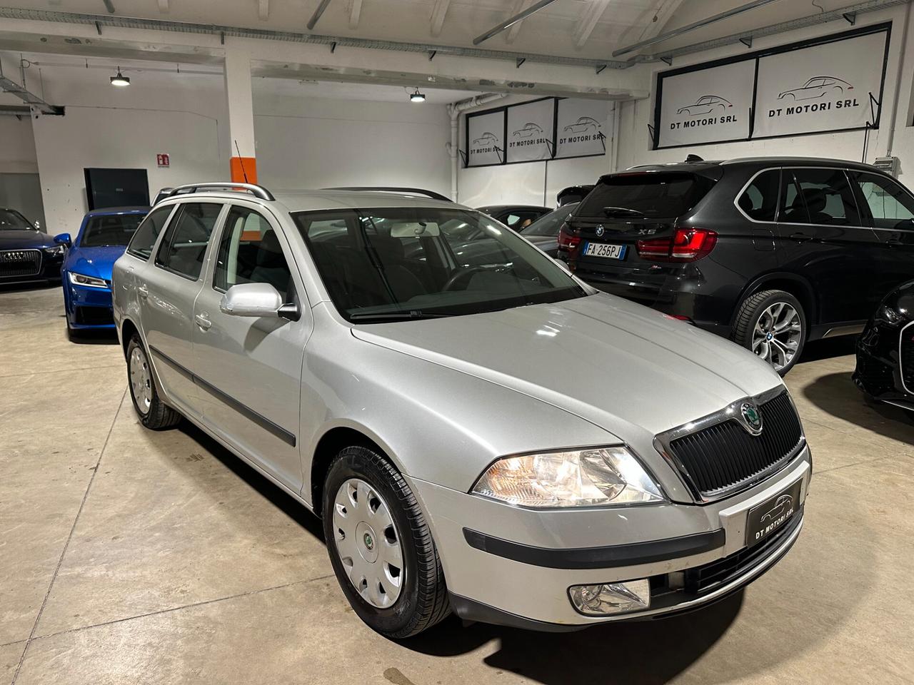 Skoda Octavia 1.6 16V FSI Ambiente - UNICO PROPRIETARIO A/C