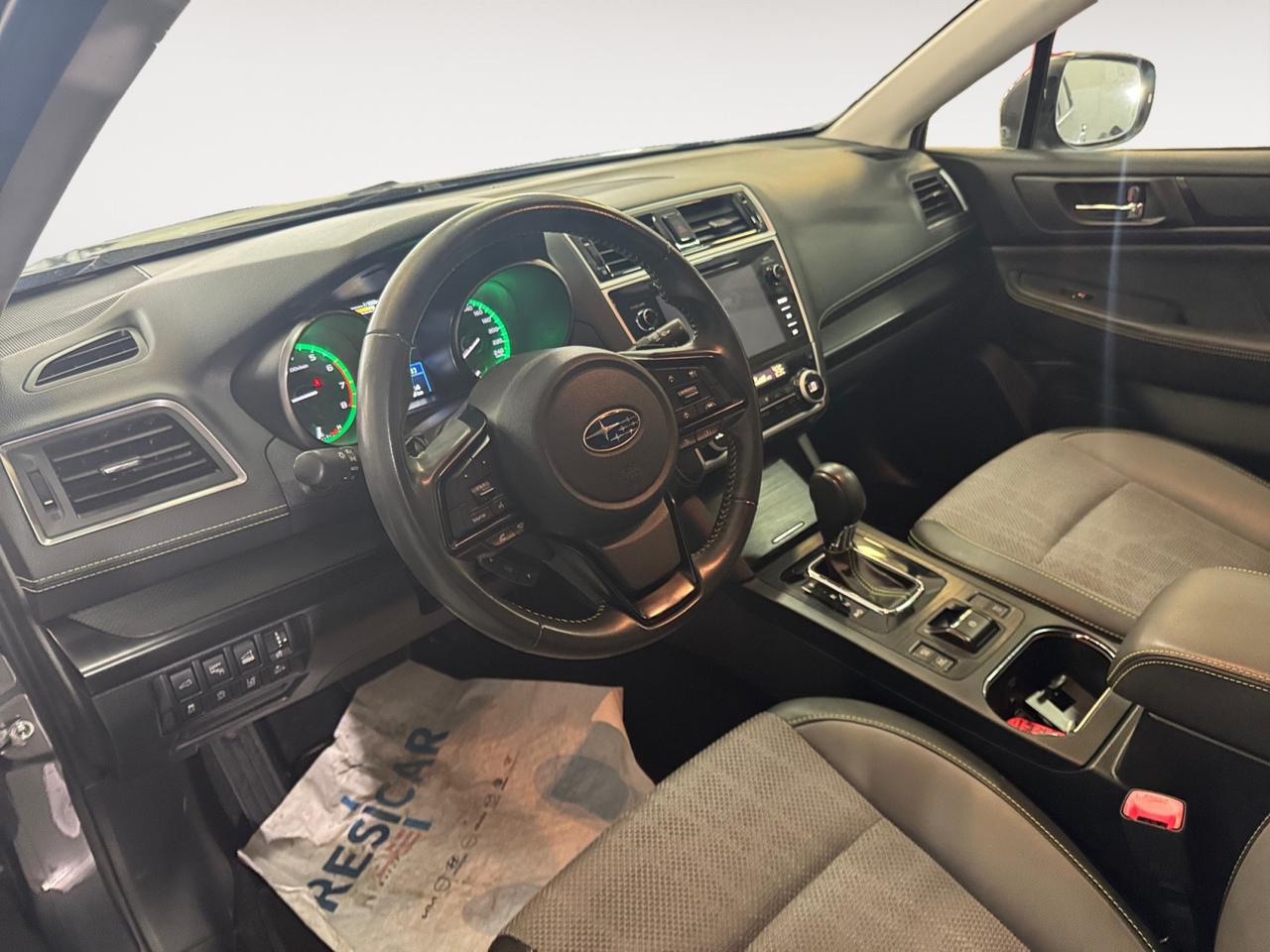 SUBARU Outback 2.5i Free lineartronic