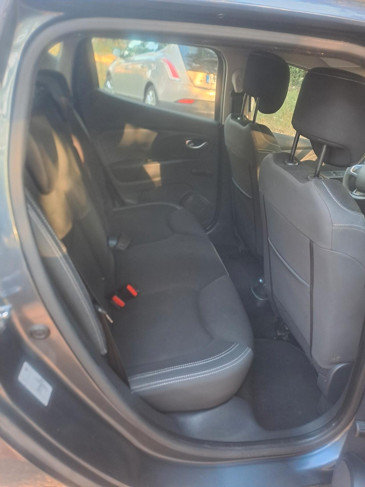 Renault Clio dCi 8V 75 CV Start&Stop 5 porte Energy Duel2