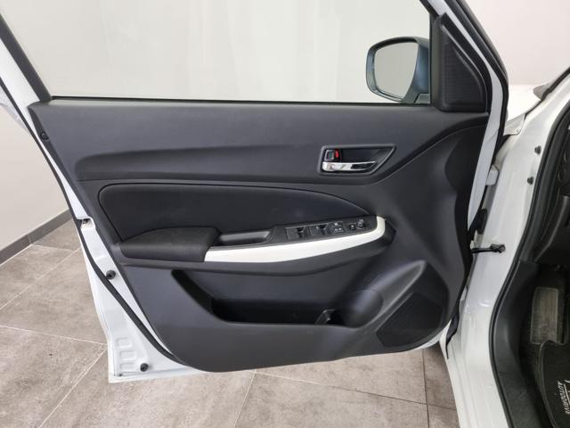 SUZUKI Swift 1.2 Hybrid 4WD AllGrip Top