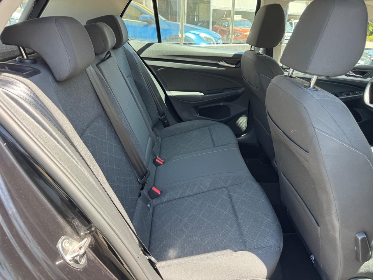VOLKSWAGEN GOLF 8 2.0 TDI 115 CV DSG FULL NEO PATENTATI