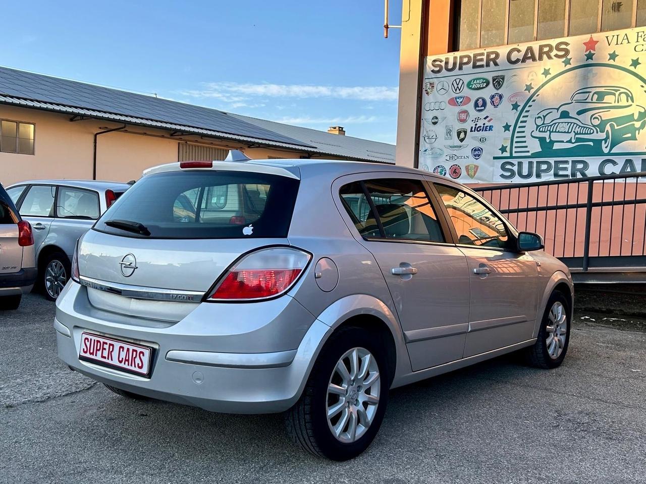 Opel Astra 1.7CDTI 101CV 5P Berlina Cosmo Neopatentati