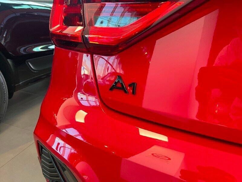 Audi A1 A1 allstreet 30 TFSI S tronic Identity Contrast